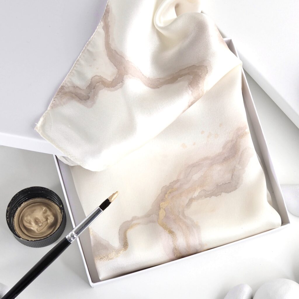 Fra Ups til Elegance med silkemaling